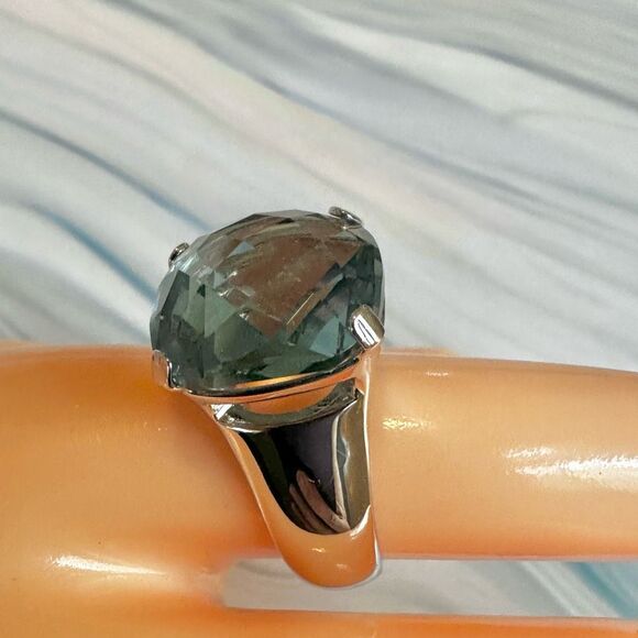 Swarovski Aqua Blue Crystal Chunky Ring (Swan Mark) – Retired - Picture 9 of 12